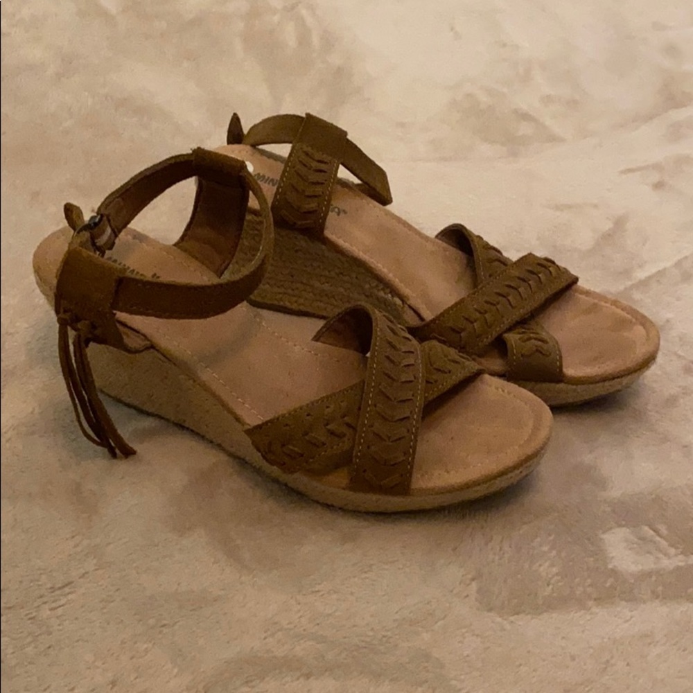 MinneTonka brown suede sandals